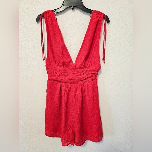One Clothing Deep V-Neck Red Romper Women's Size Medium NWT - Picture 12 of 12